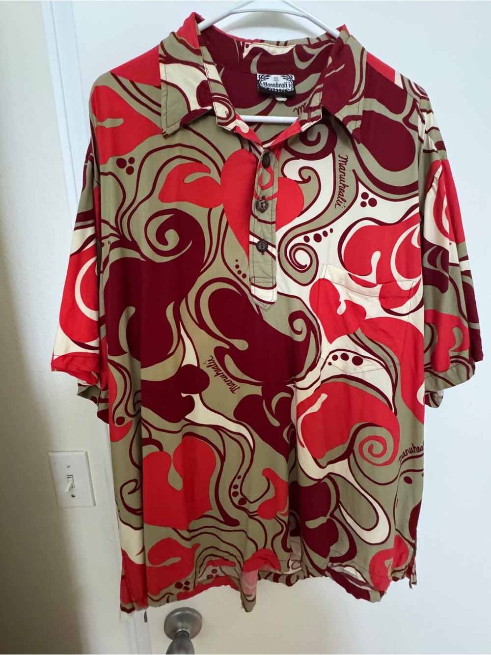 Manuheali’i Mens Aloha Shirt in size XL